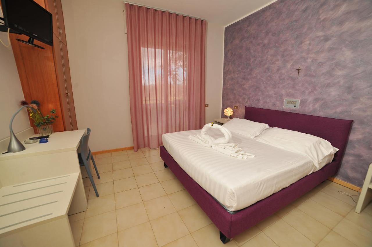 Hotel San Crispino Morrovalle Eksteriør bilde