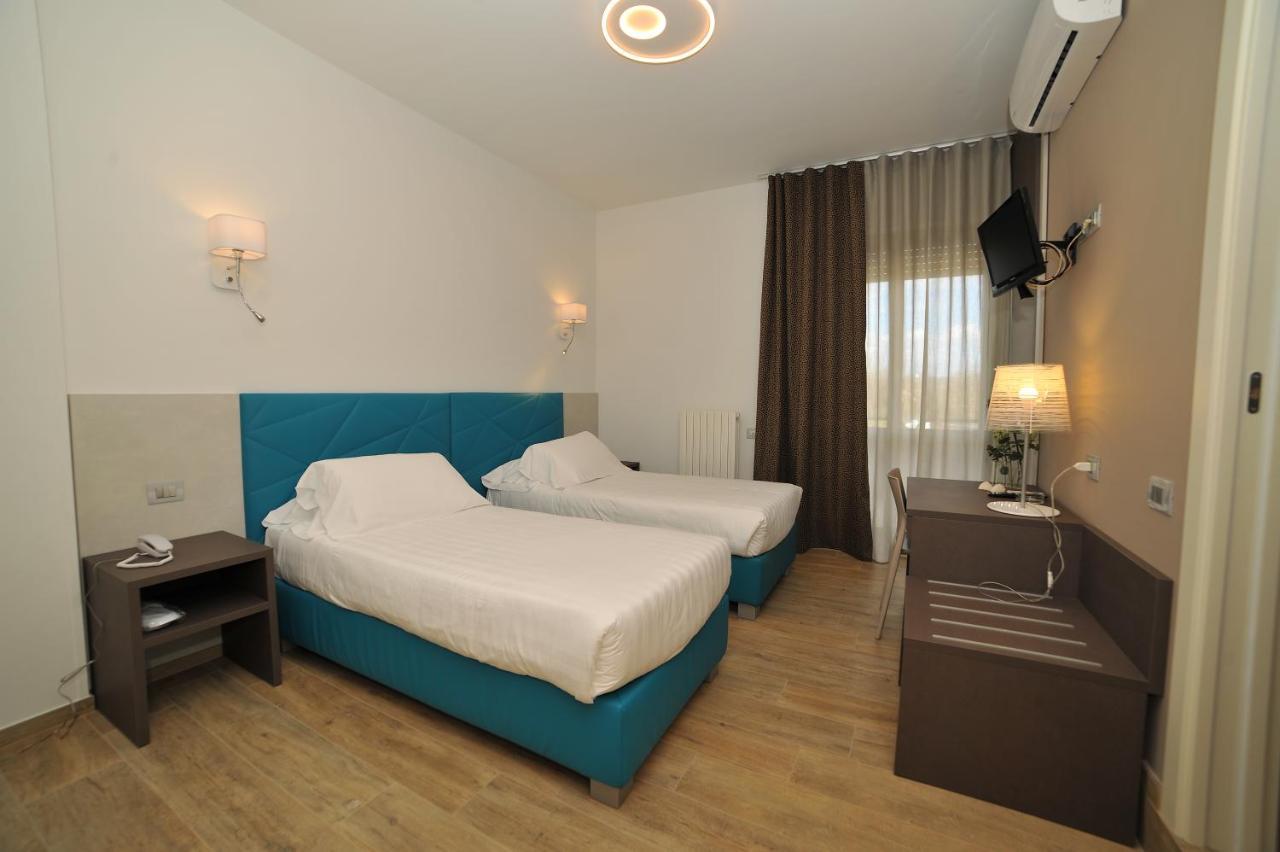 Hotel San Crispino Morrovalle Eksteriør bilde